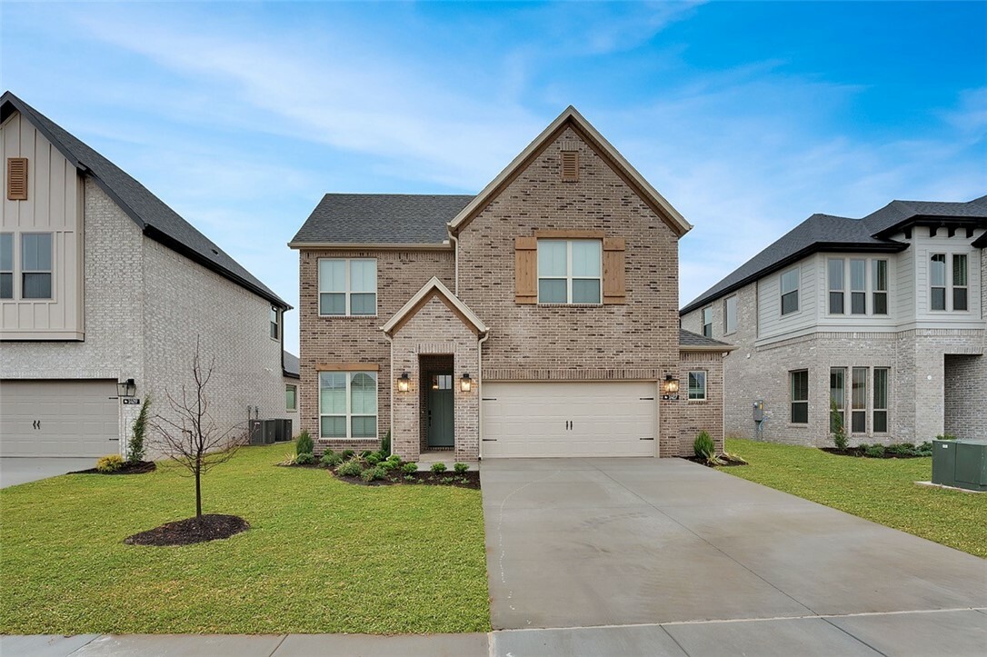 Property Photo: 1407 W Brooks Place AR 72758