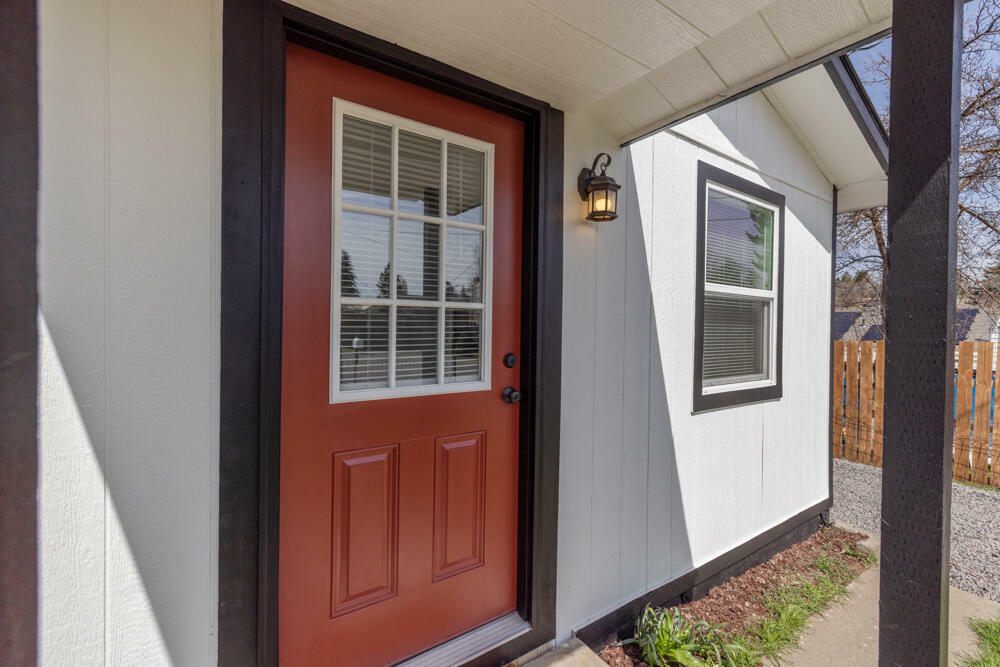 Property Photo: 249 Fulton Street OR 97601