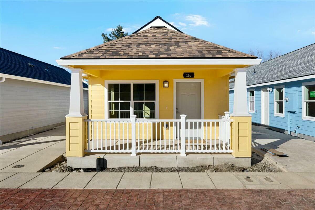 Property Photo: 116 Esperanza Court Lot 14 OR 97501
