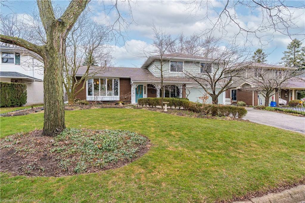 Property Photo: 5111 Bayfield Crescent ON L7L 3J5