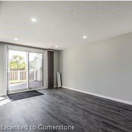 Property Photo: 6 Pinedale Drive B ON N2E 1K1