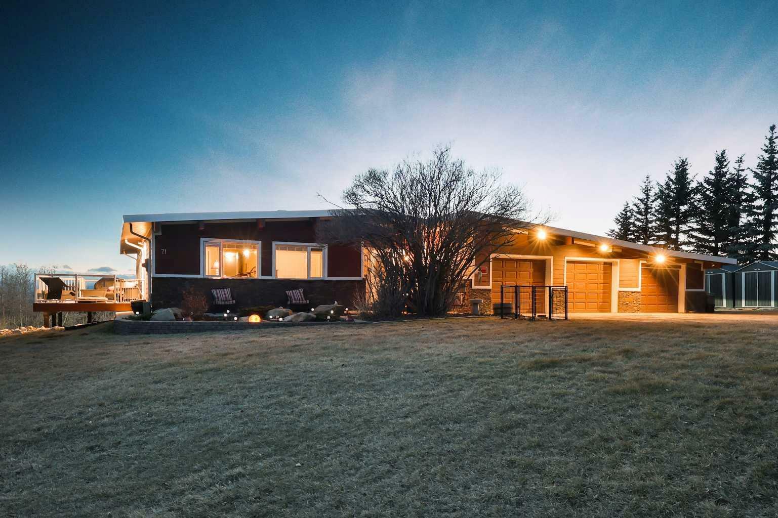 Property Photo: 71 Artist View Pointe AB T3Z 3N3