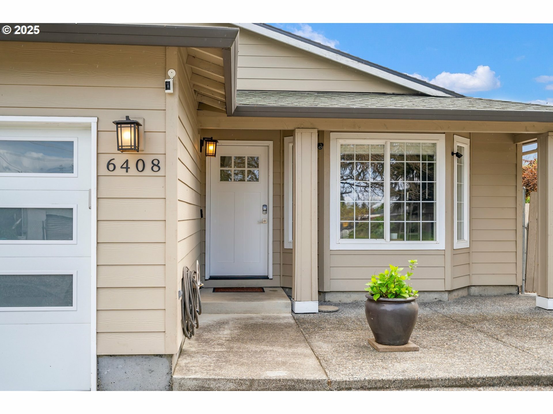 Property Photo: 6408 NE Wygant St OR 97218