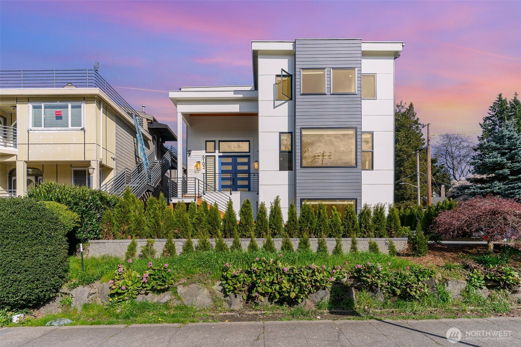 Property Photo: 5102 Green Lake Way N WA 98103