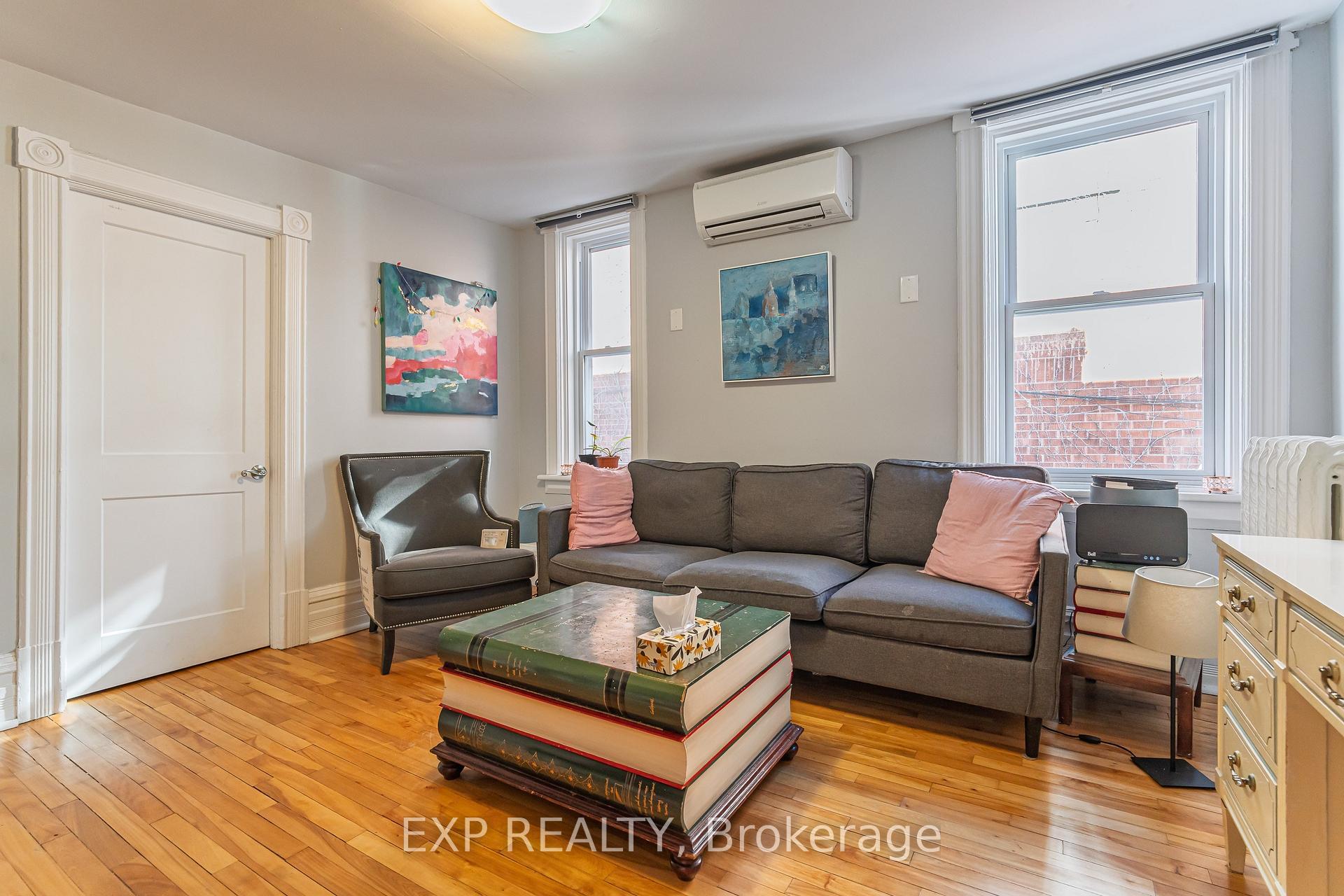 Property Photo: 52 St Andrew Street ON K1N 5E9