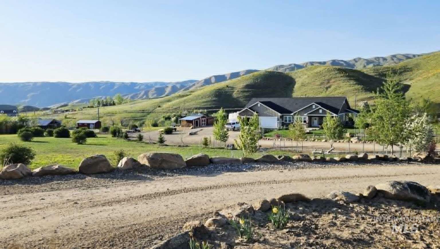 Property Photo: 190 Porter Creek Rd ID 83629