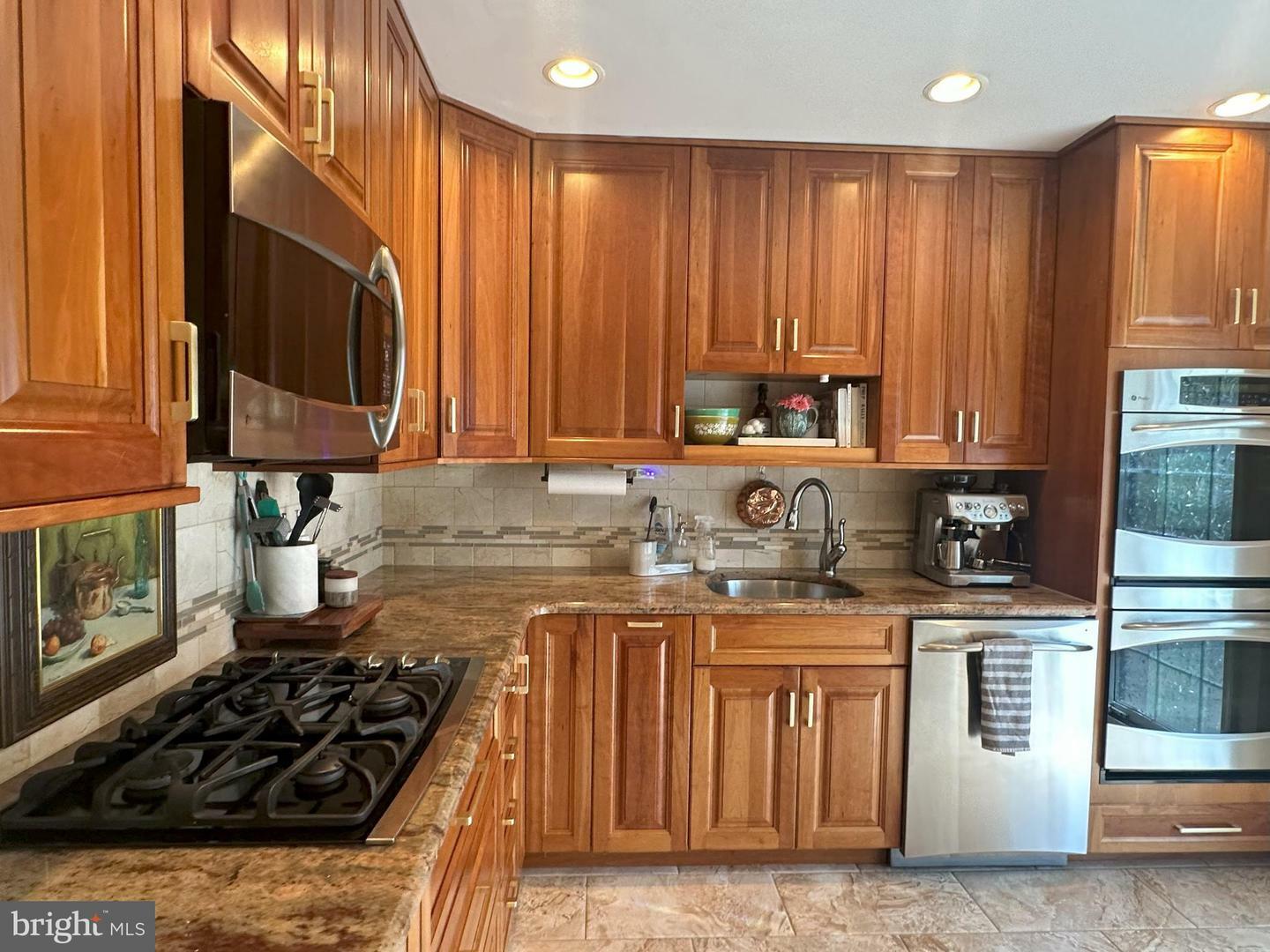 Property Photo: 5319 Stonington Drive VA 22032
