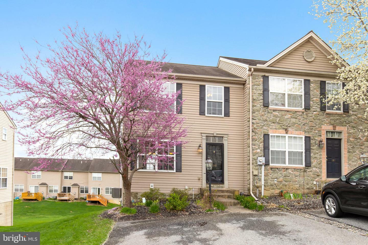 Property Photo: 199 Knollwood Road PA 17551