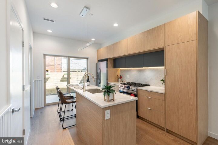 Property Photo:  2925 W Master Street  PA 19121 