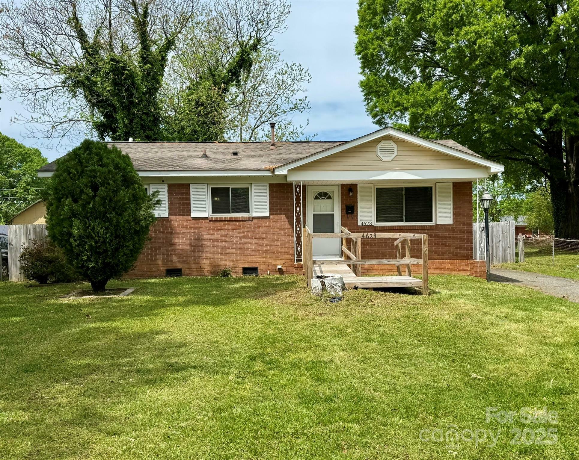 Property Photo: 4623 Monmouth Drive NC 28269