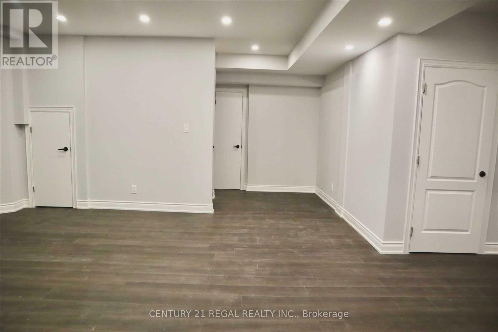 Property Photo: 121 Appleyard Avenue ON L4H 4N3