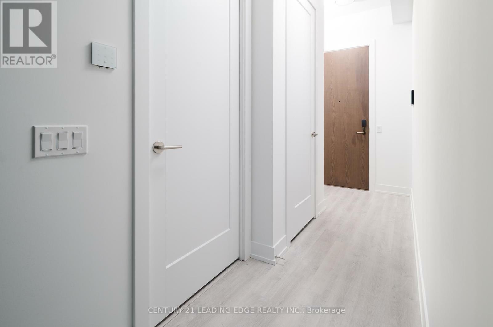 Property Photo: 20 Inn On The Park Drive 2630 ON M3C 0P8
