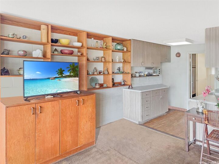 Property Photo:  1427 Alexander Street 202  HI 96822 