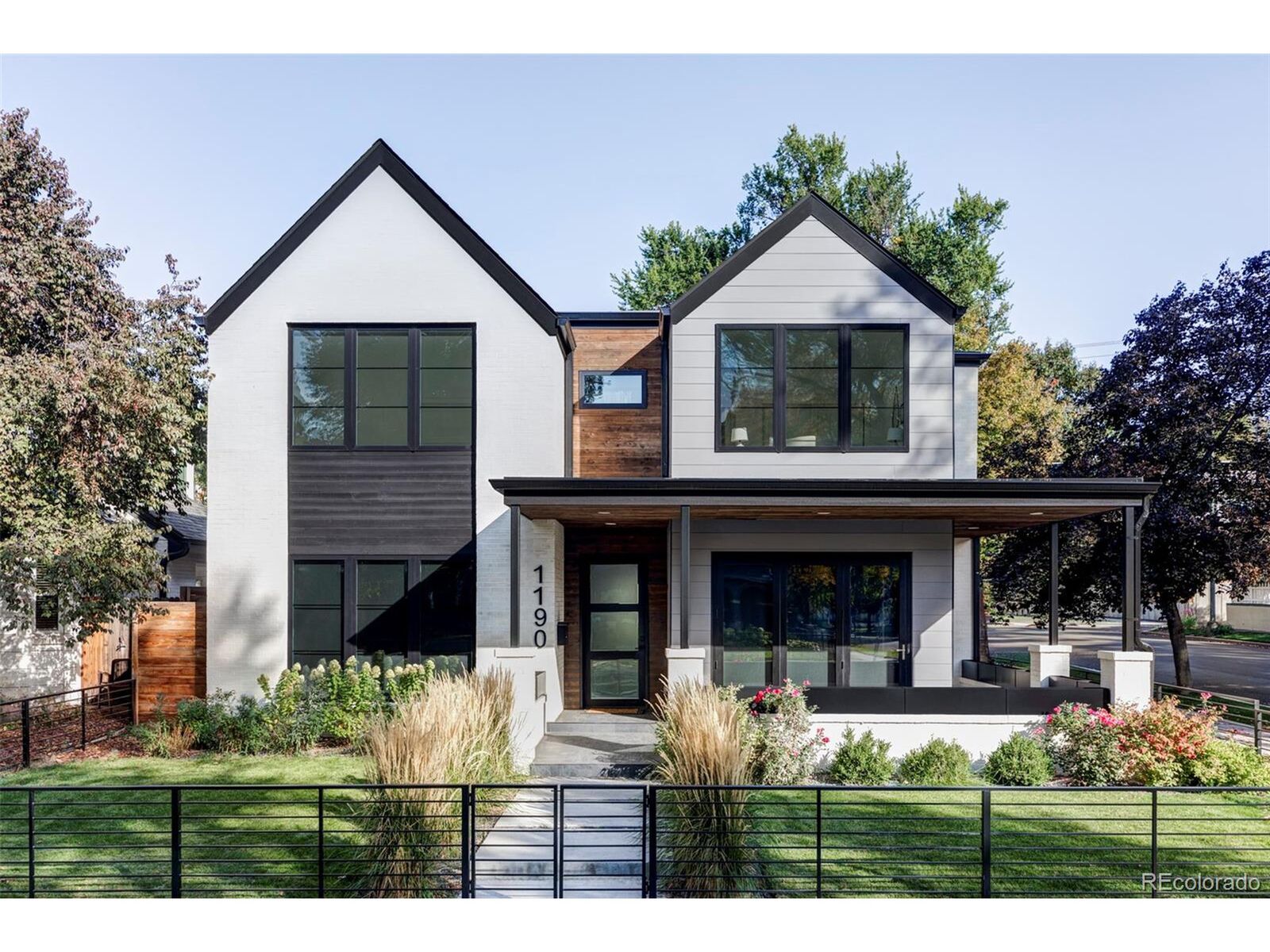 Property Photo: 1190 S Vine St CO 80210