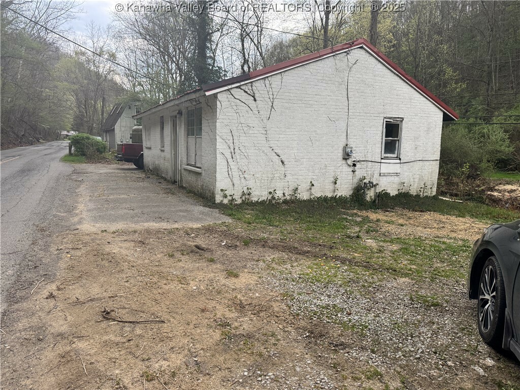 Property Photo: 5806 Kanawha State Forest Drive WV 25314