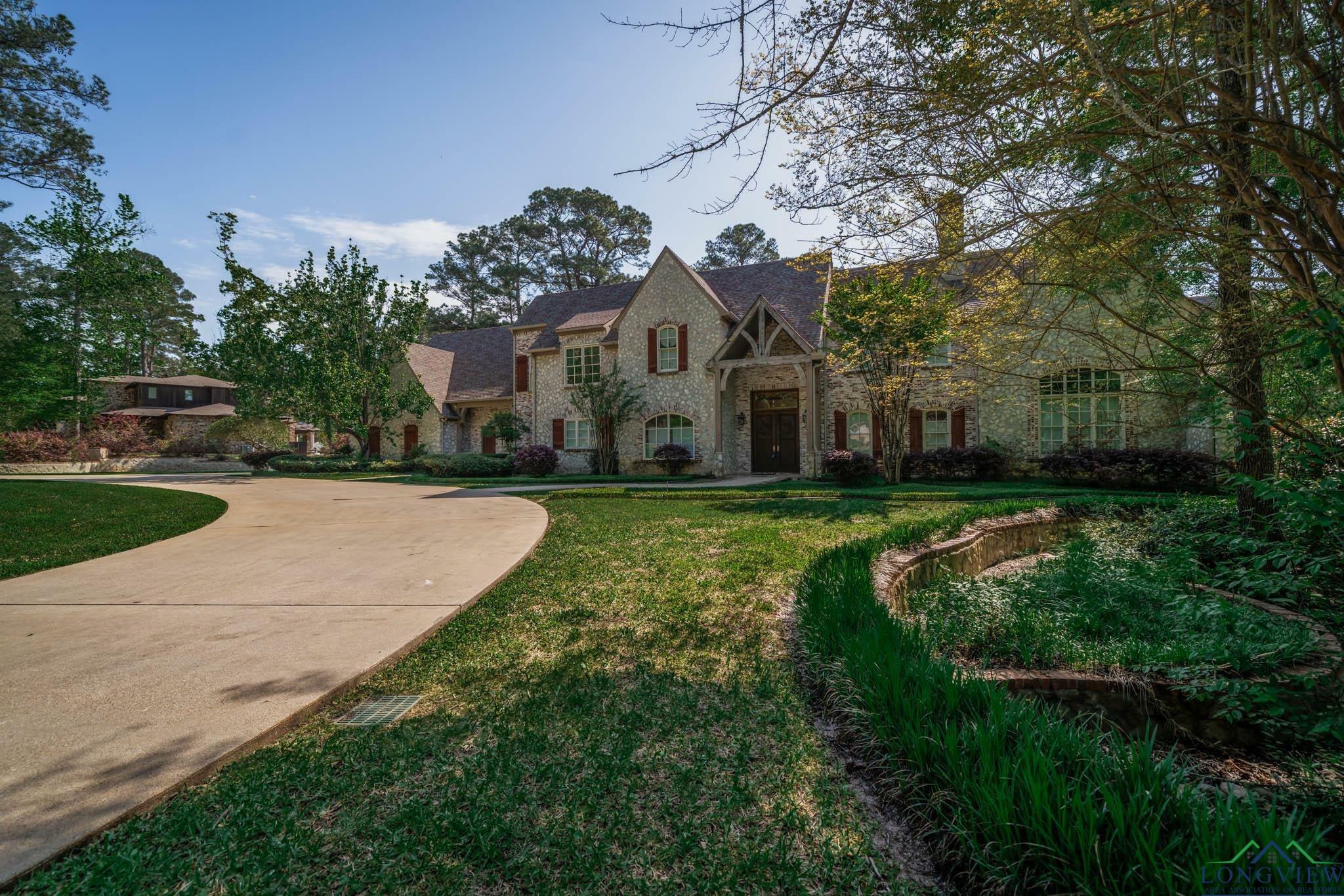 102 Hunters Creek Dr  Longview TX 75605 photo
