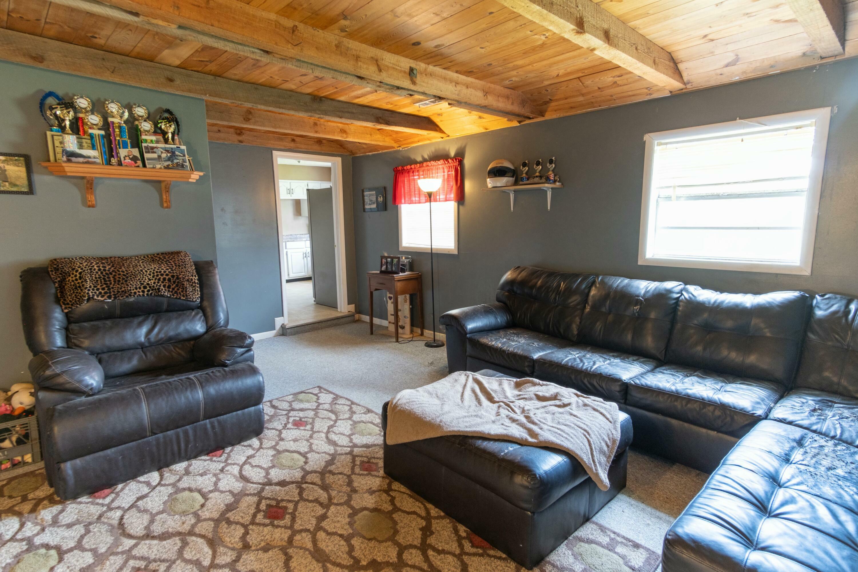 Property Photo: 135 Ehringer Road KY 42501