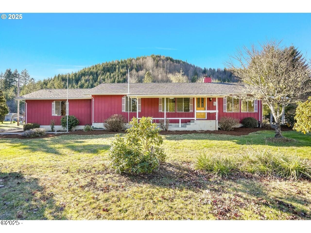 Property Photo:  133 Bennett Lane  OR 97326 