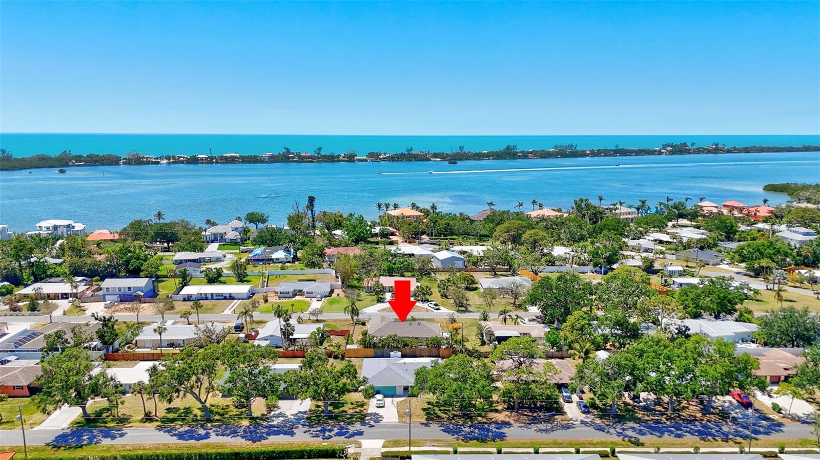Property Photo: 519 Bayview Avenue FL 34229