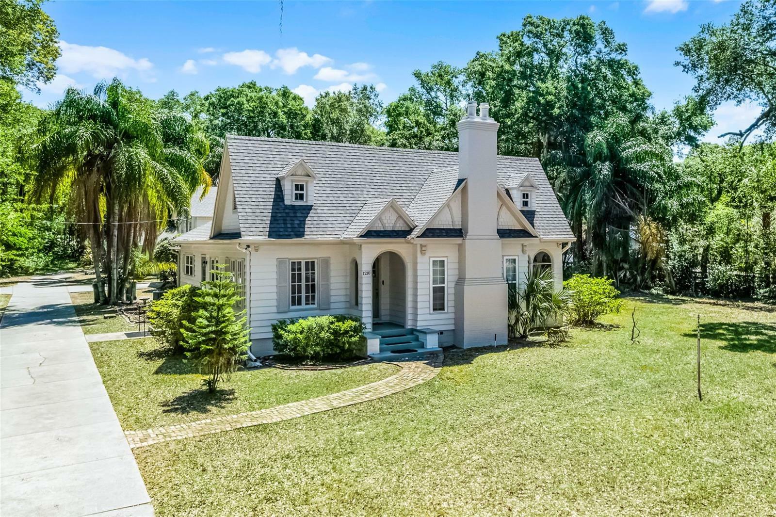 Property Photo: 1210 S Clayton Street FL 32757