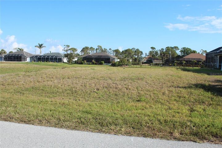 Property Photo: 286 Long Meadow Lane FL 33947