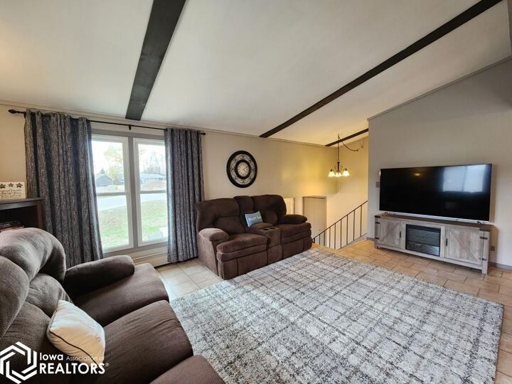 Property Photo: 15257 Thoburn Avenue IA 50428