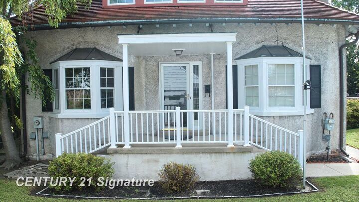 Property Photo: 105 Parkwood Court MI 48706
