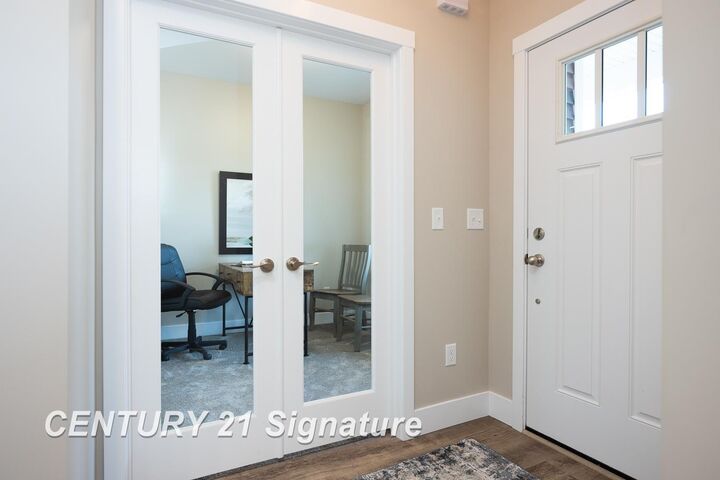 Property Photo: 4211 Woodburn Court MI 48603