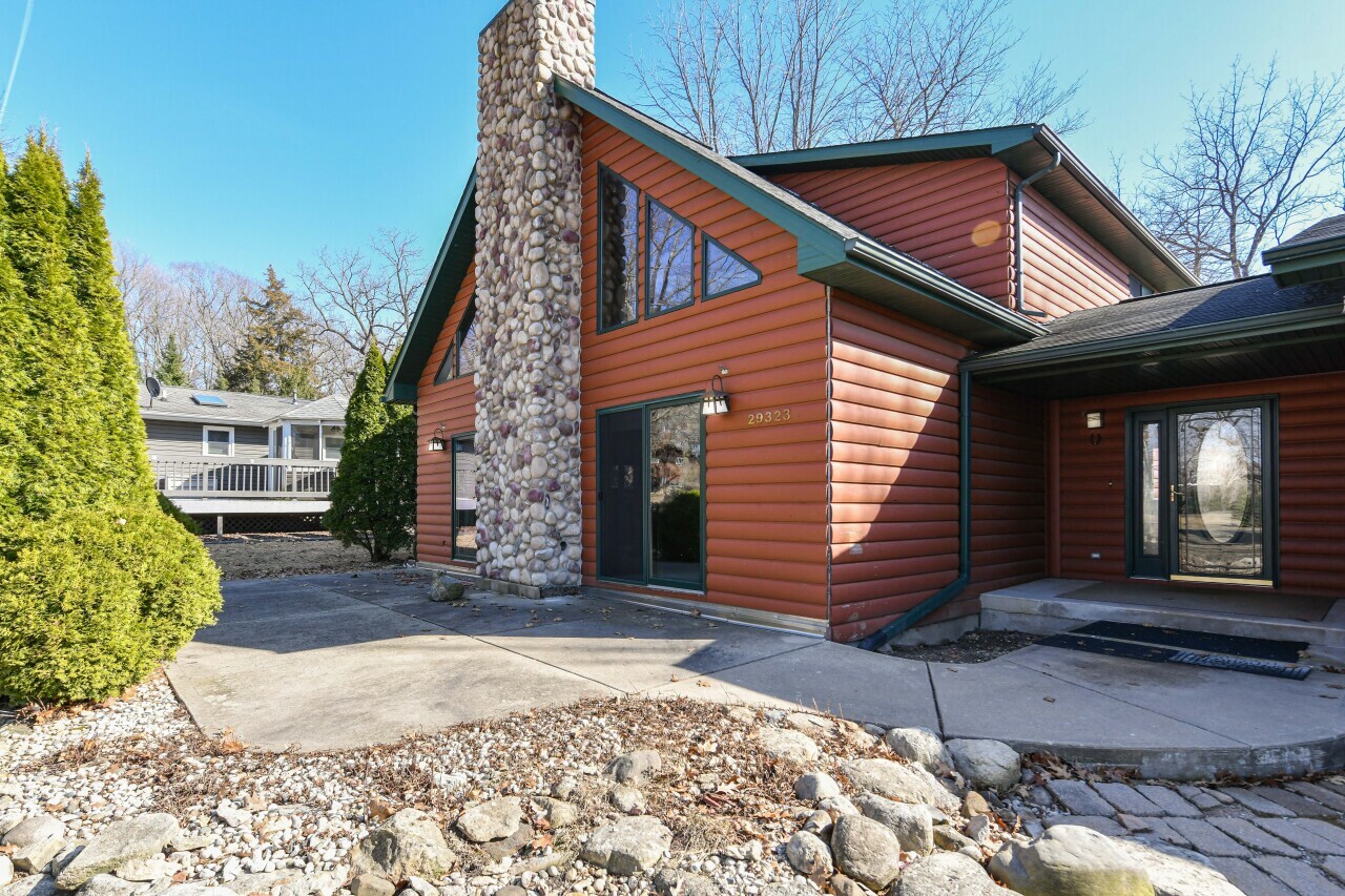 29323 Riverview Ln  Waterford WI 53185 photo