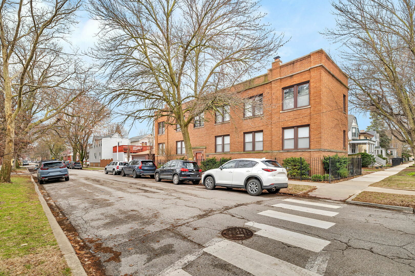 Property Photo: 5014 N Oakley Avenue G IL 60625