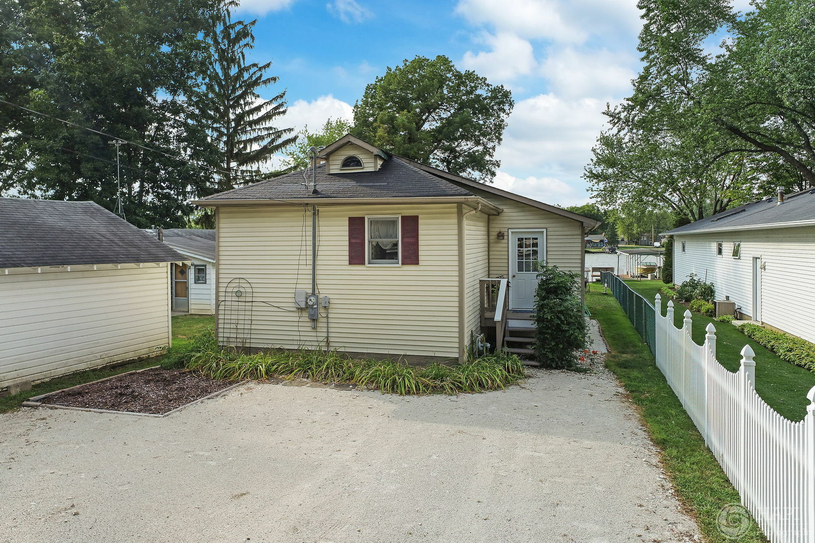Property Photo: 1904 River Terrace Drive IL 60051