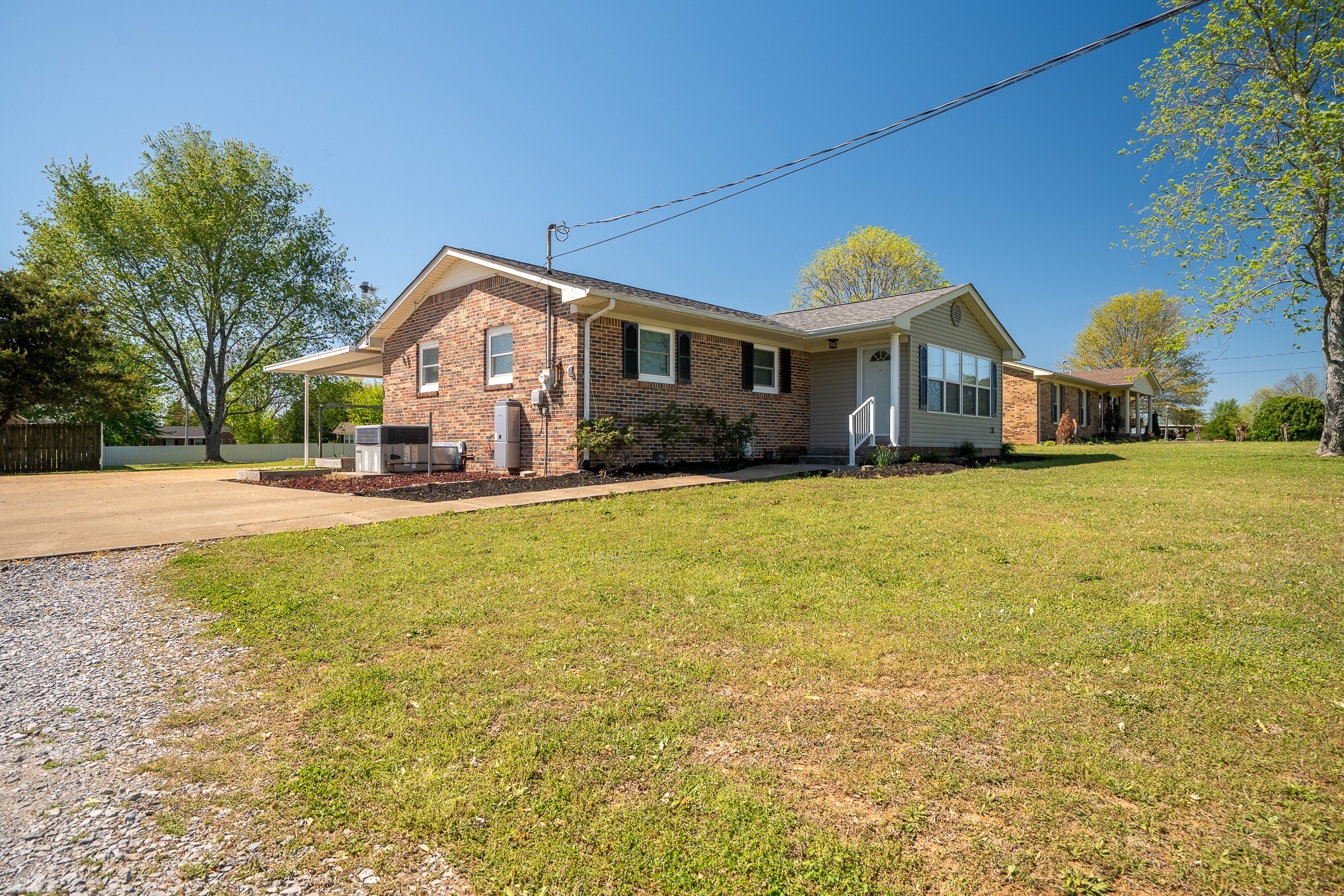 Property Photo:  213 Smith Cir  TN 38469 