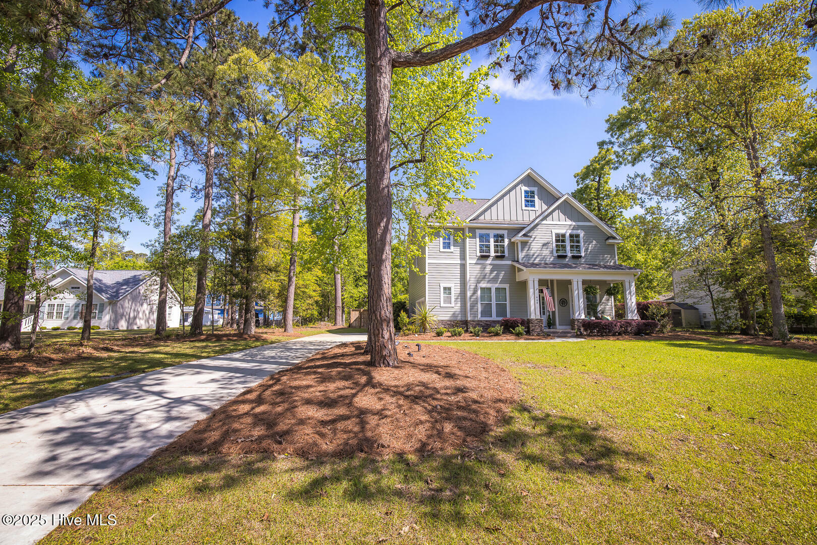 Property Photo: 606 Center Drive NC 28443