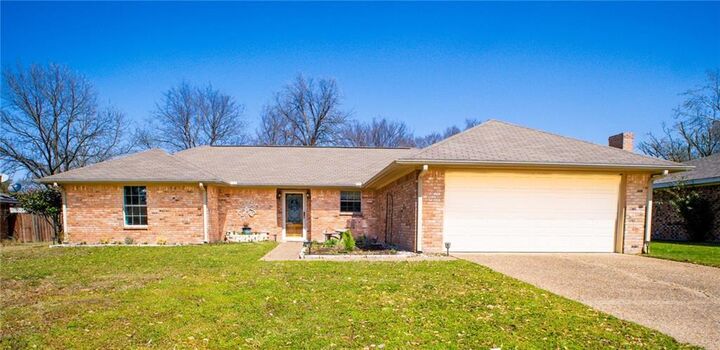 Property Photo: 1016 Clark Street TX 76667