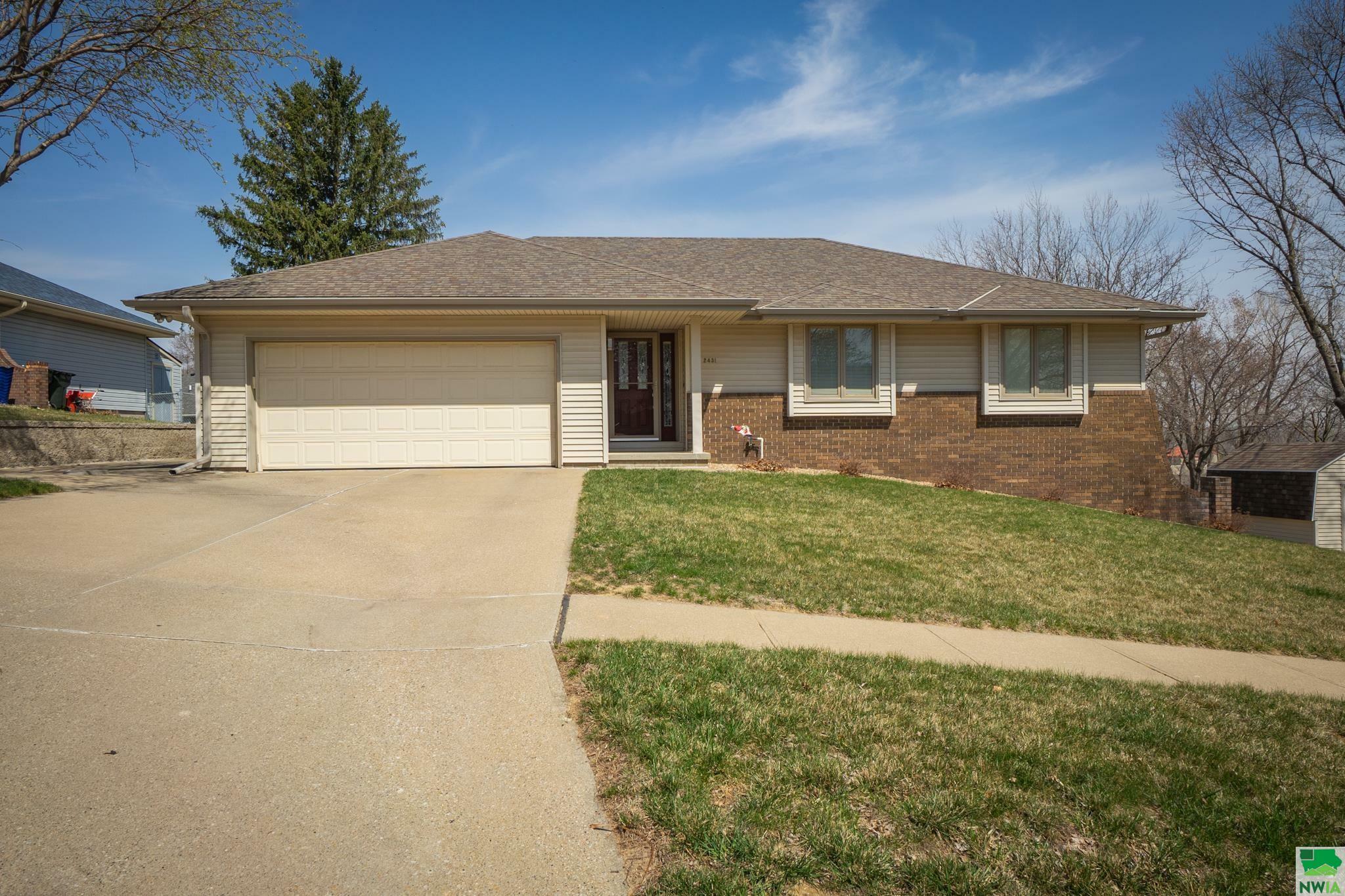 Property Photo: 2431 Seneca Way IA 51104