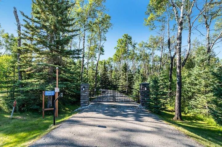 Property Photo: 224035 318 Avenue W AB T0L 1K0