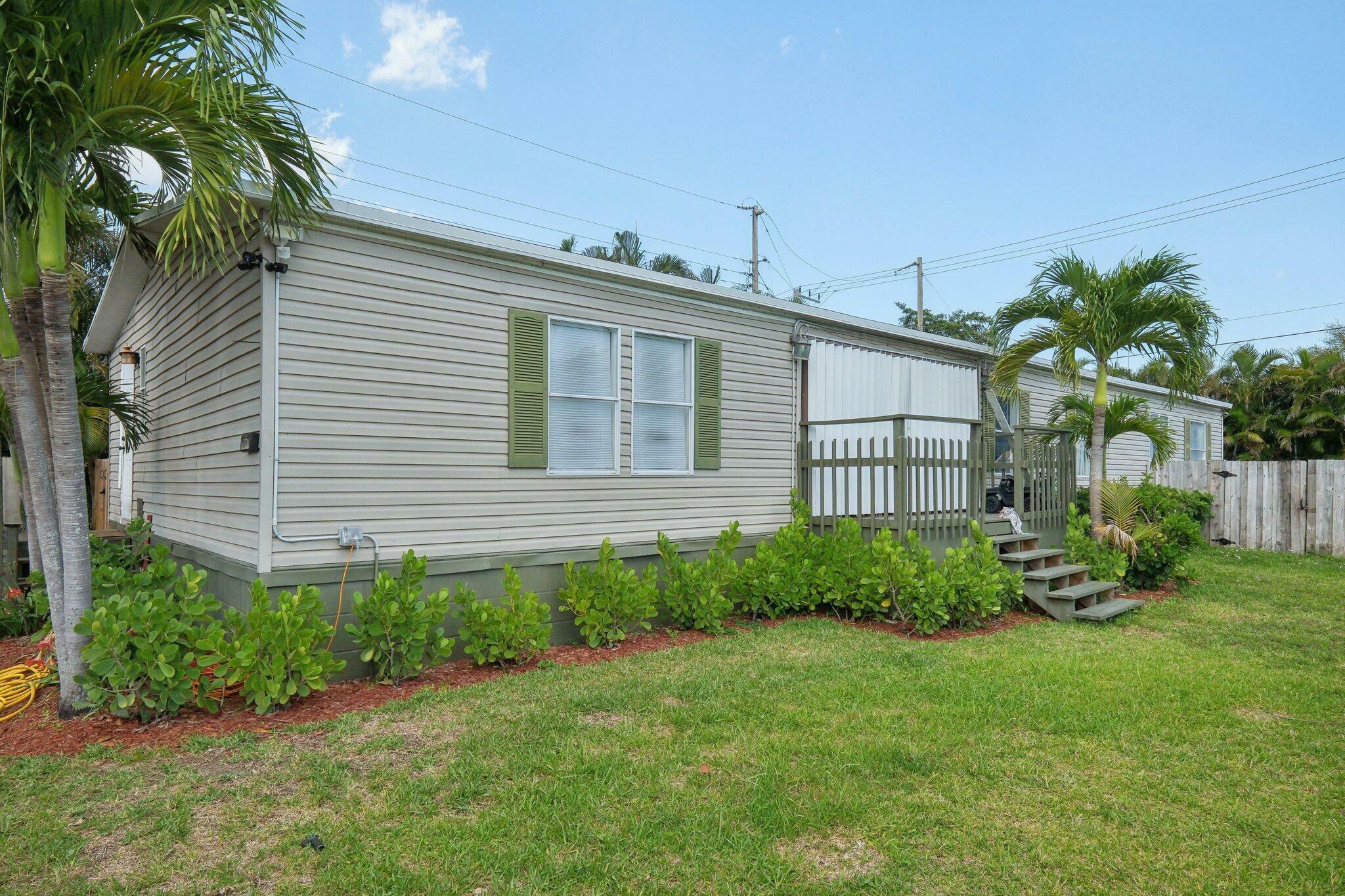 Property Photo: 234 Sleepy Hollow Drive FL 33415