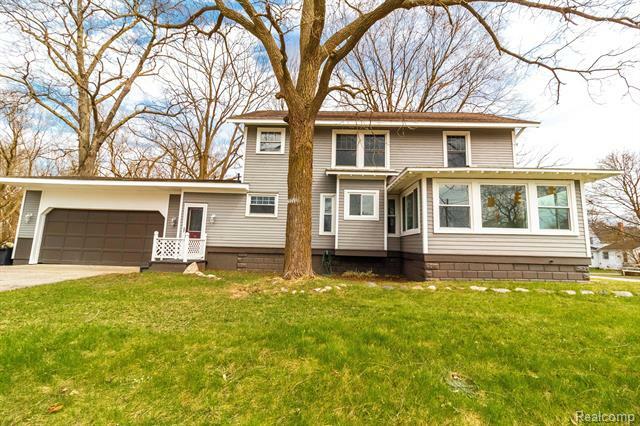 938 W Oregon Street  Lapeer MI 48446 photo