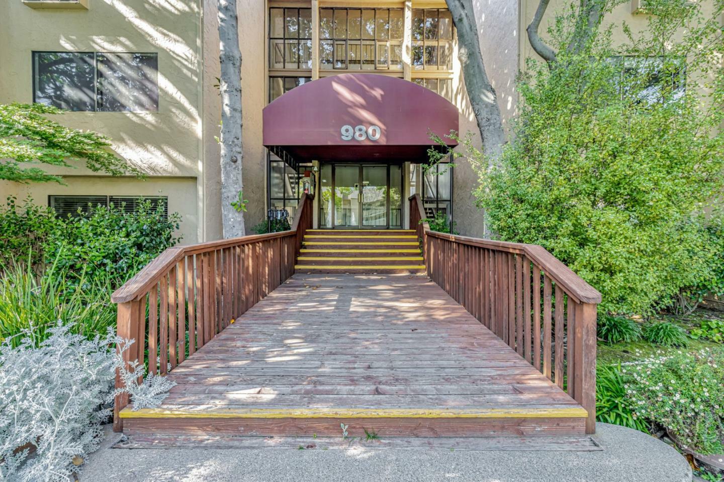 Property Photo: 980 Kiely Boulevard 116 CA 95051