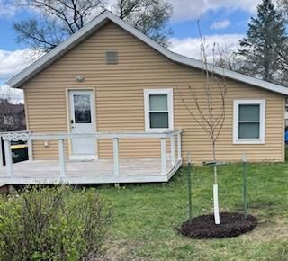 Property Photo:  480 East 10th Street  WI 53581 