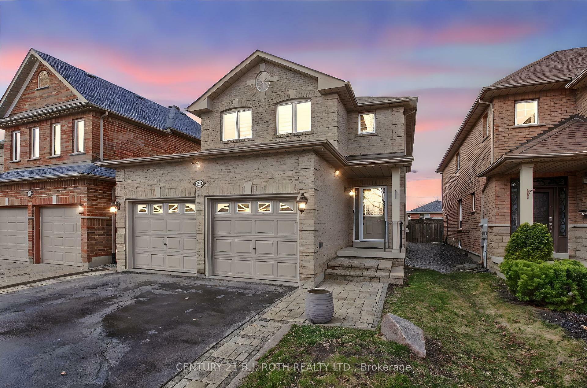 Photo de la propriété:  484 Menczel Crescent  ON L3X 2P6 