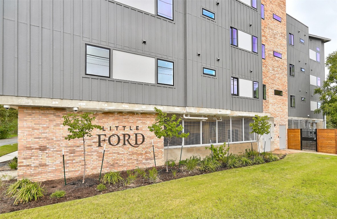 Property Photo: 100 W Mockingbird Lane 306 TX 78745