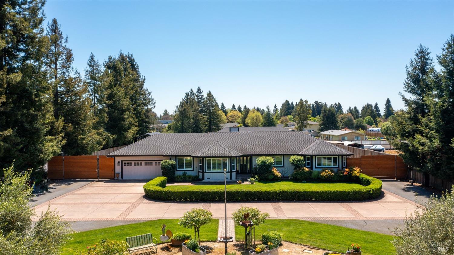 Property Photo:  1870 E Cotati Avenue  CA 94951 