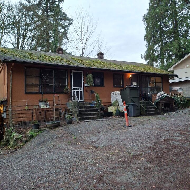 938 Clarke Road — photo 1