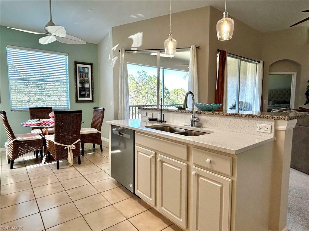 Property Photo: 9120 Spanish Moss Way 521 FL 34135