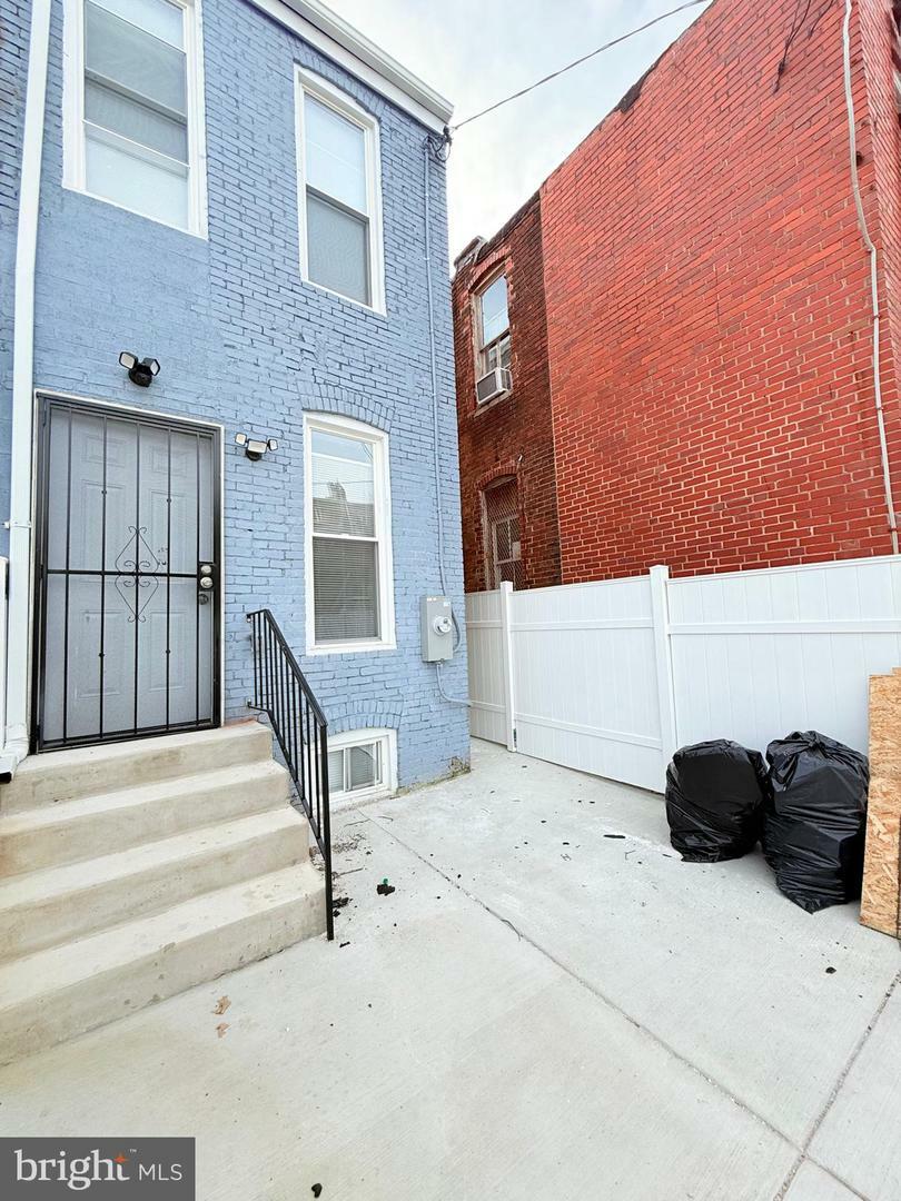 Property Photo: 1737 N Carey Street MD 21217