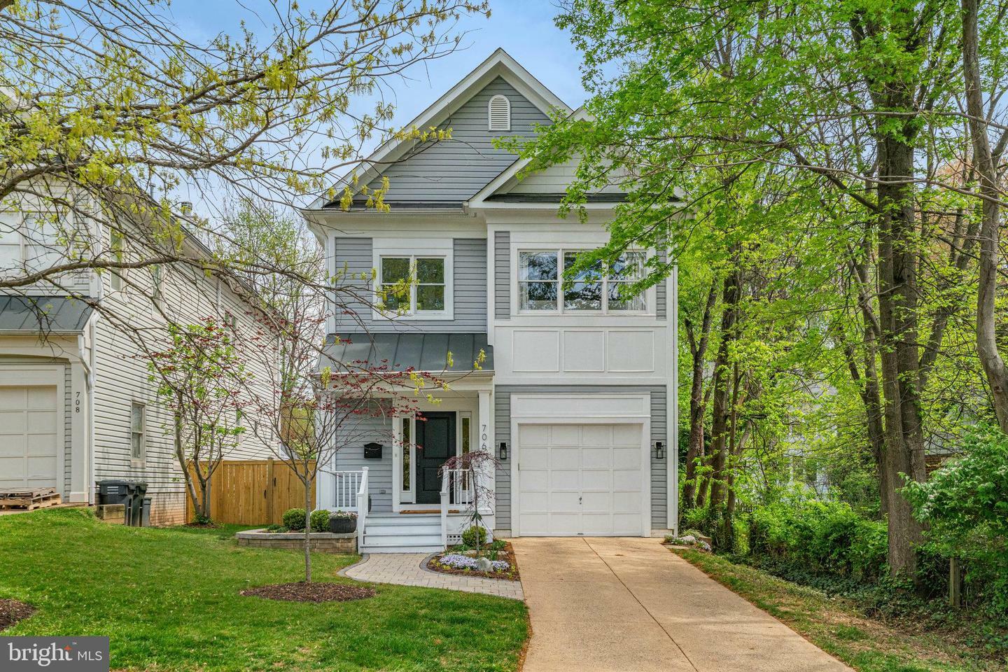 Property Photo: 706 Highland Avenue VA 22046