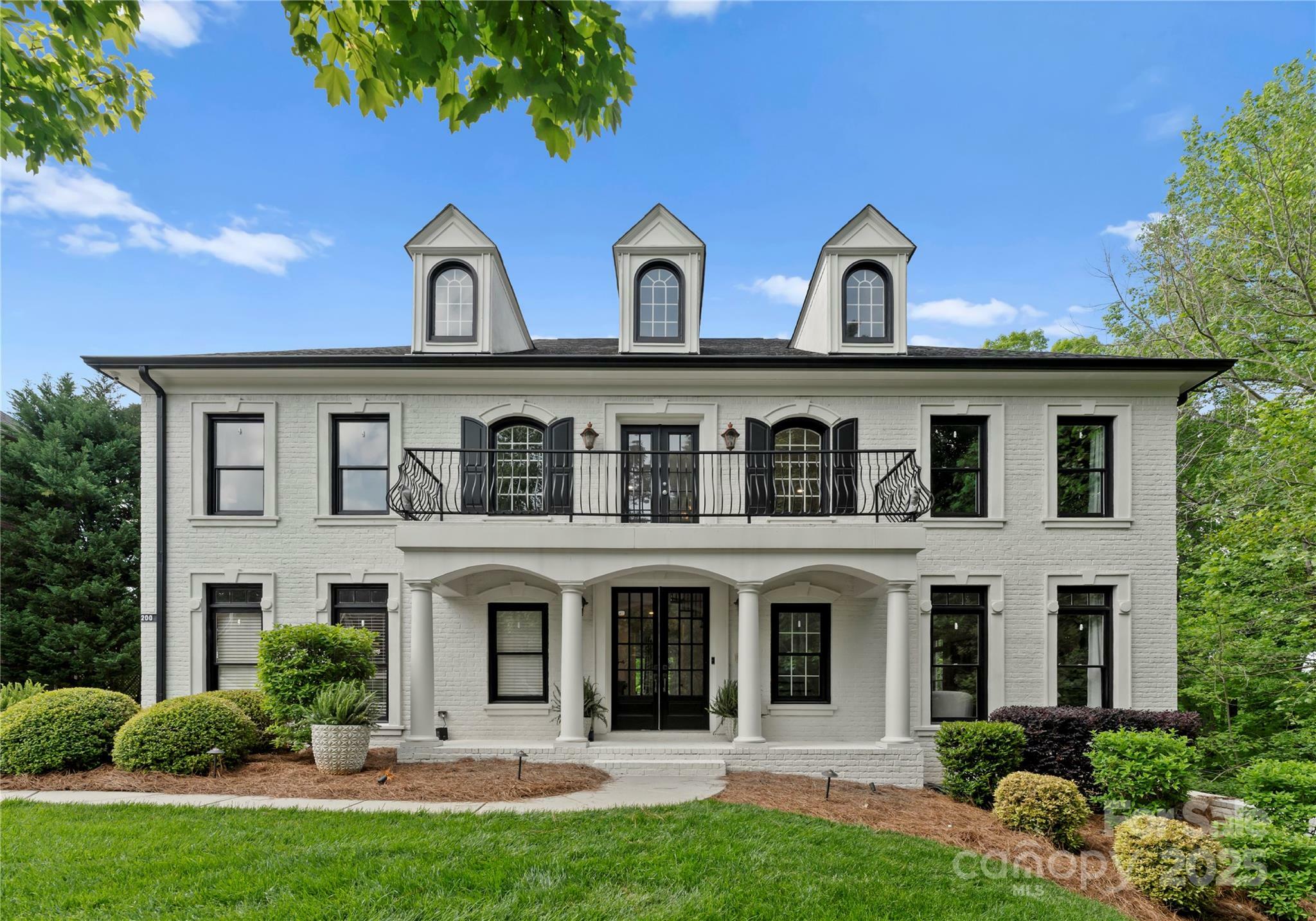 Property Photo: 200 Royalton Place NC 28078