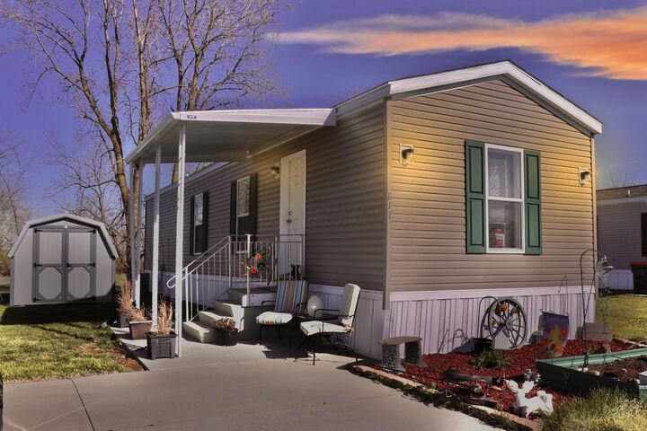 1100 Thornwood SW Drive  Heath OH 43056 photo