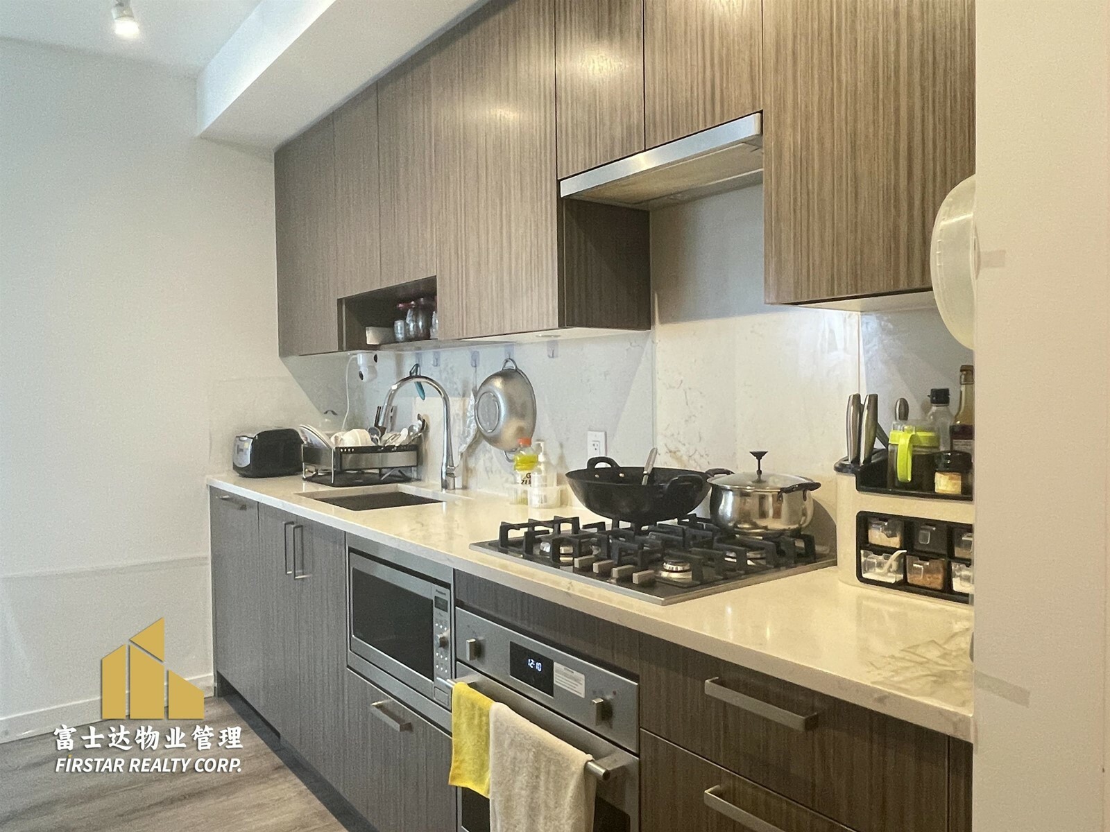 Property Photo:  13350 Central 27xx  BC V3T 0S1 